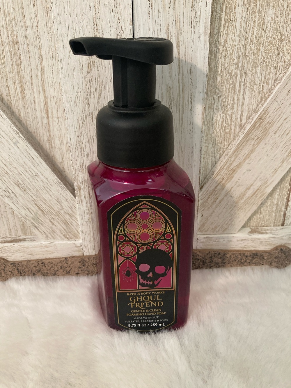 Bath & Body Works Ghoul Friend Foaming Hand Soap - Magenta & Black